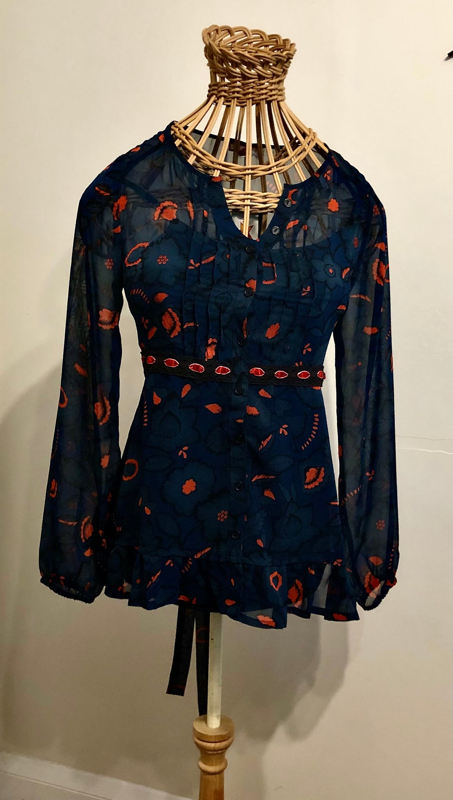 Joe Brown Patterned Top. .