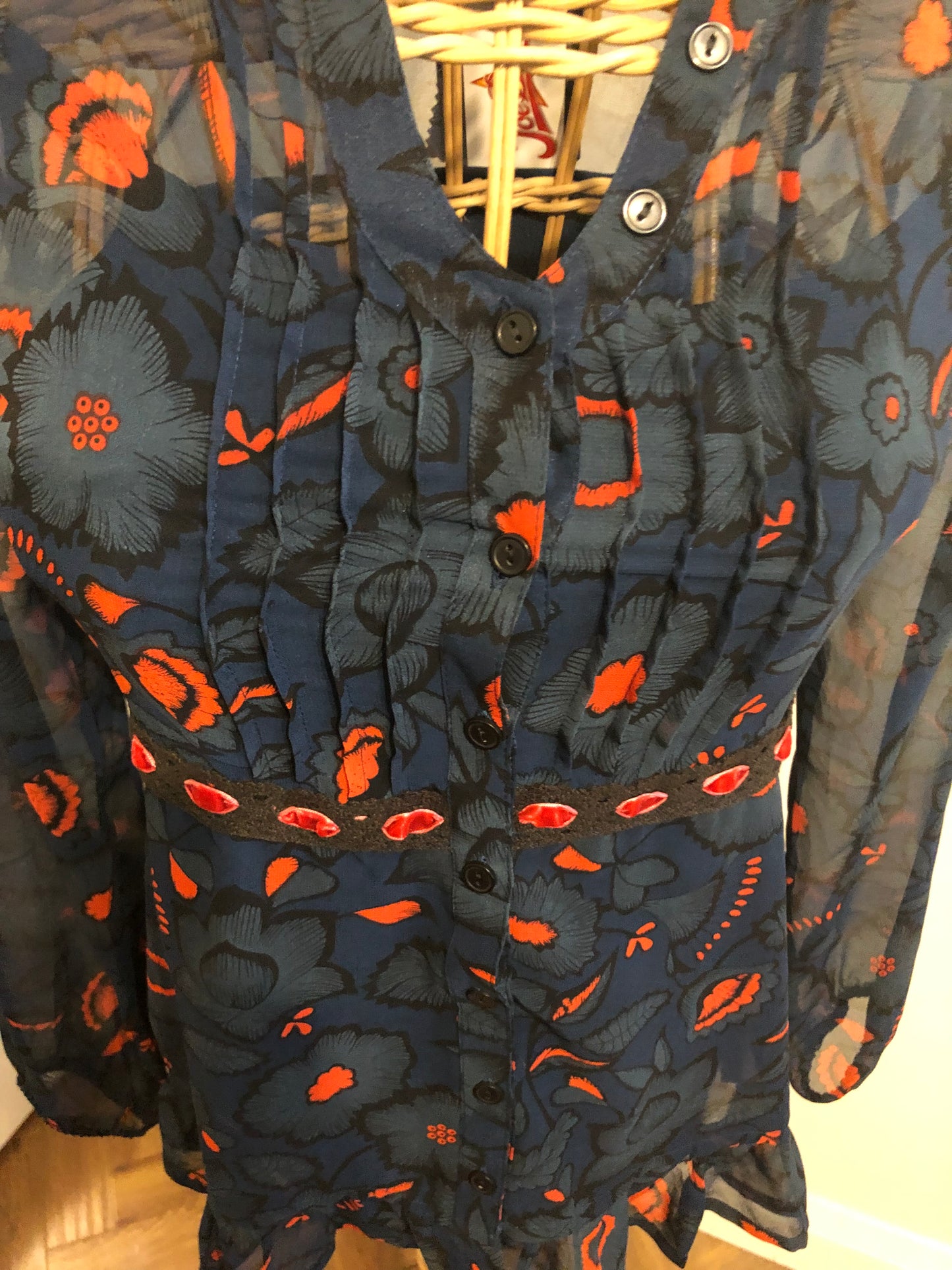 Joe Brown Patterned Top. .