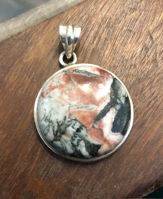 Agate and Silver pendant.